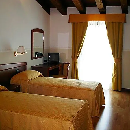 Hotel Ristorante Pedrocchi 2*
